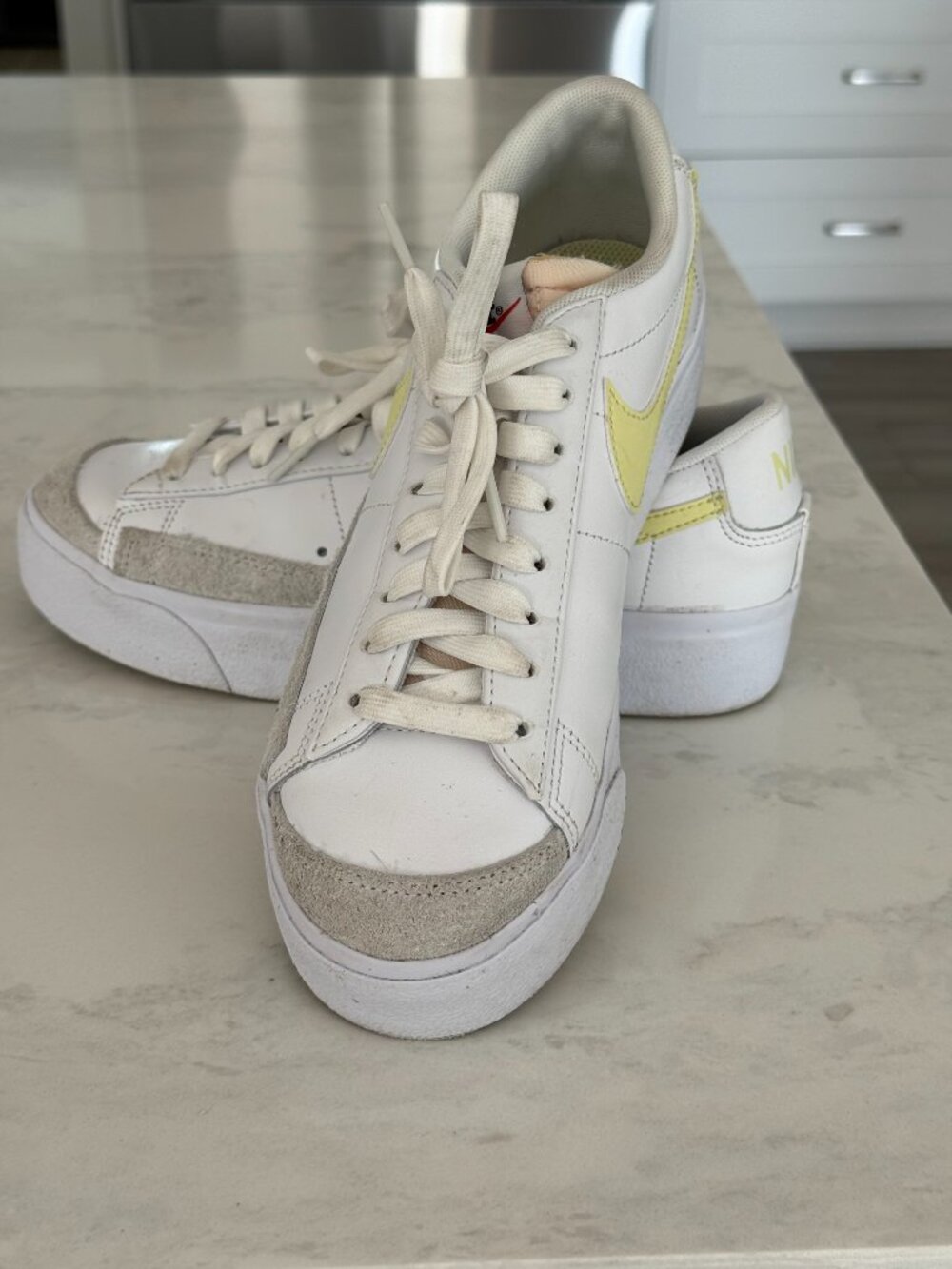 NIKE Womens Blazer Low Platform "WHITE LIFE LIME"